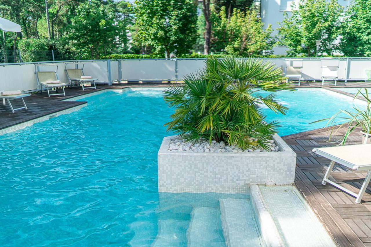 Hotel Rex ลินญาโน ซับเบียโดโร ภายนอก รูปภาพ