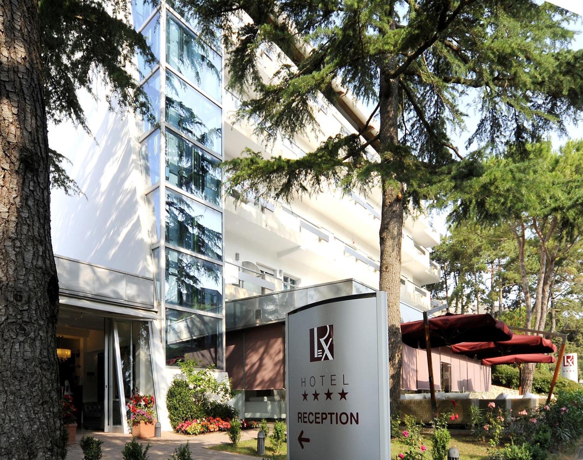Hotel Rex ลินญาโน ซับเบียโดโร ภายนอก รูปภาพ