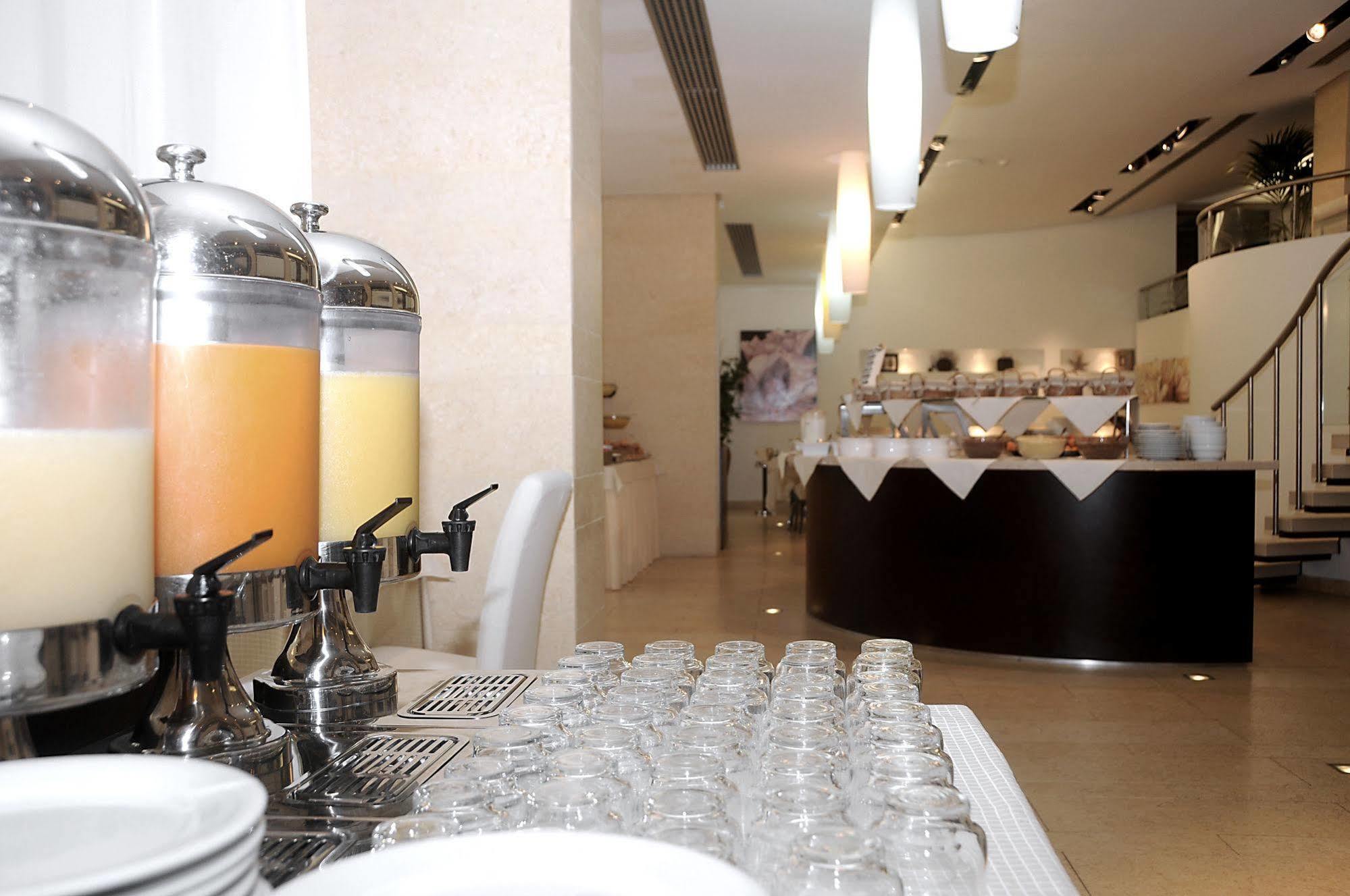 Hotel Rex ลินญาโน ซับเบียโดโร ภายนอก รูปภาพ